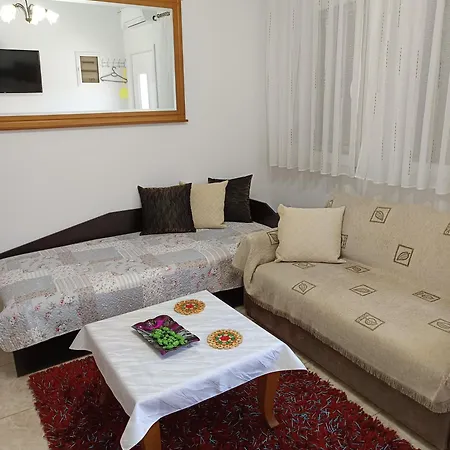 Stavroula's Apartmán Kella